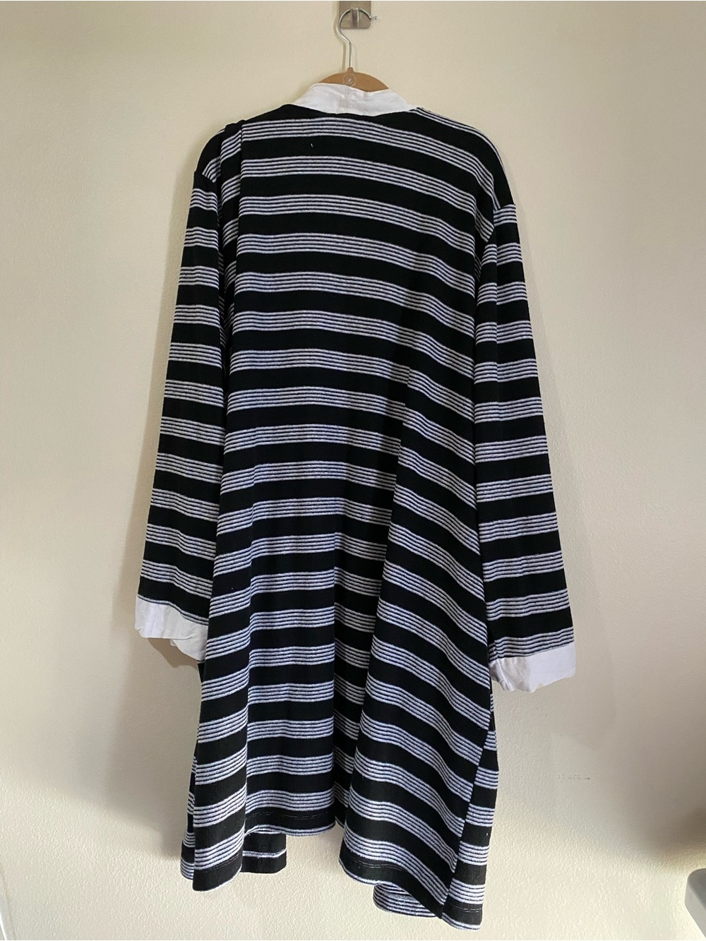 Cacique Lane Bryant Black and White Striped Terry Robe 26/28 - Picture 2 of 10